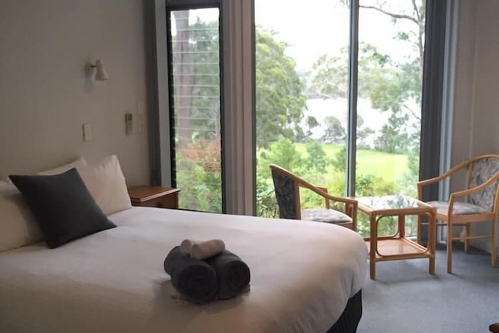 Room 10 of 48