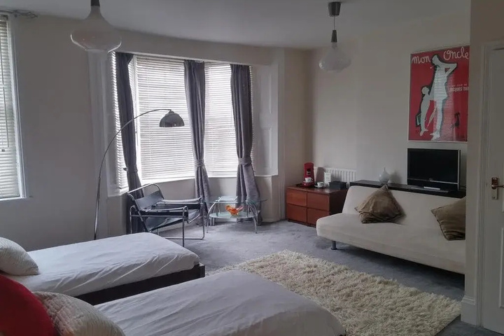 Room 3 of 12