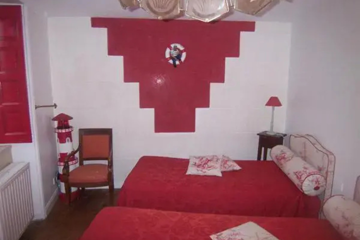 Room 8 of 10