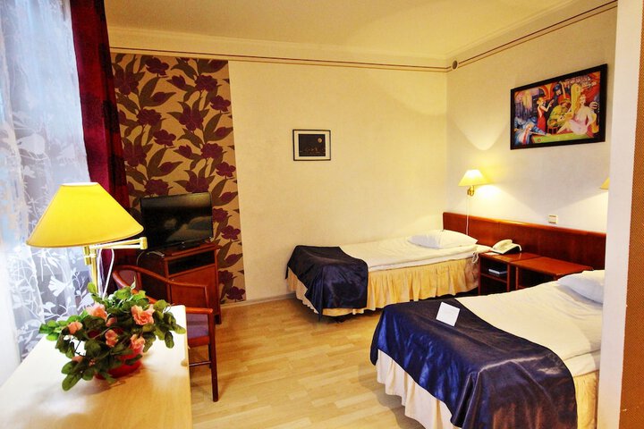 Room 17 of 66