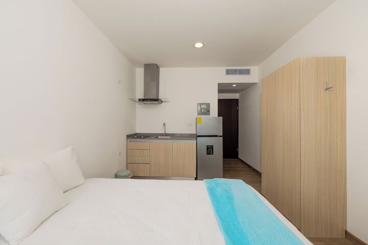Room 7 of 27