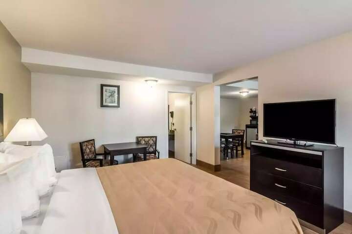 Standard | King Bed (14 of 18)