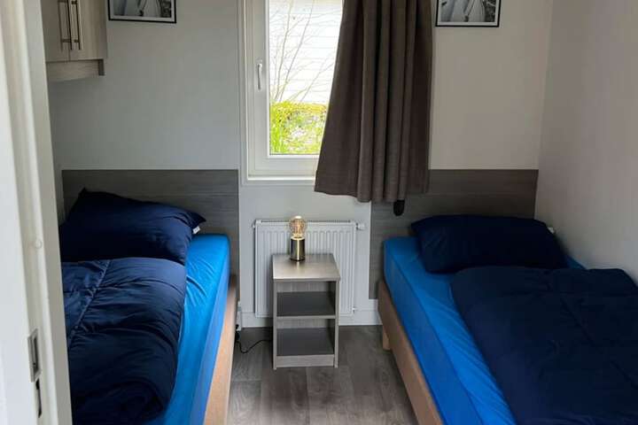Room 3 of 37