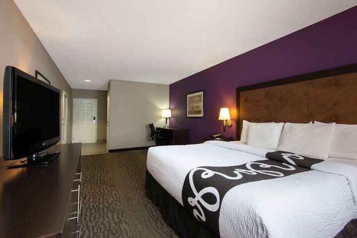 1 Double Bed (1 of 14)