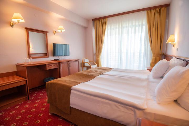 Room 42 of 96
