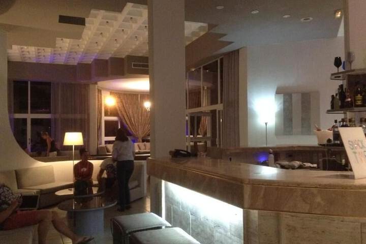 Hotel Interior 4 of 32