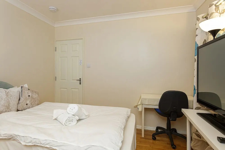 Room 4 of 21