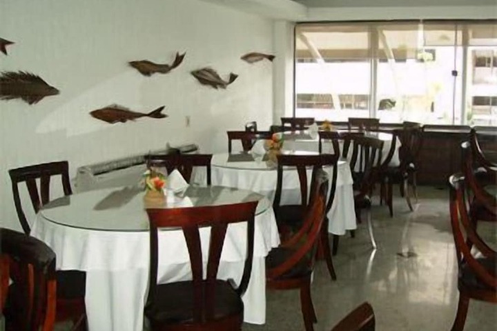 Dining 56 of 79