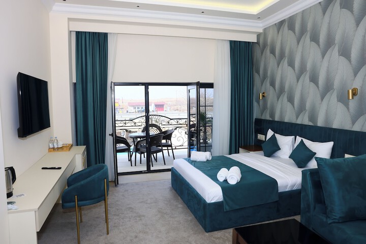 Room 30 of 133