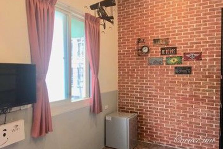 Room 12 of 27