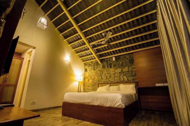 Room 9 of 23