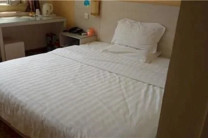 Room 2 of 4
