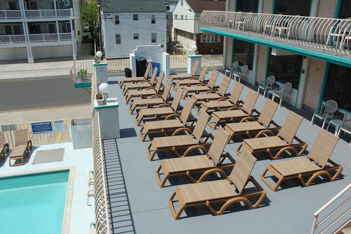 Sundeck 55 of 58
