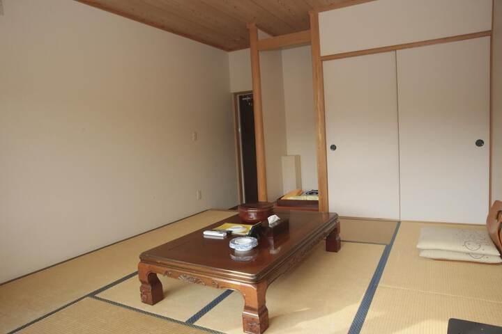 Room 4 of 45