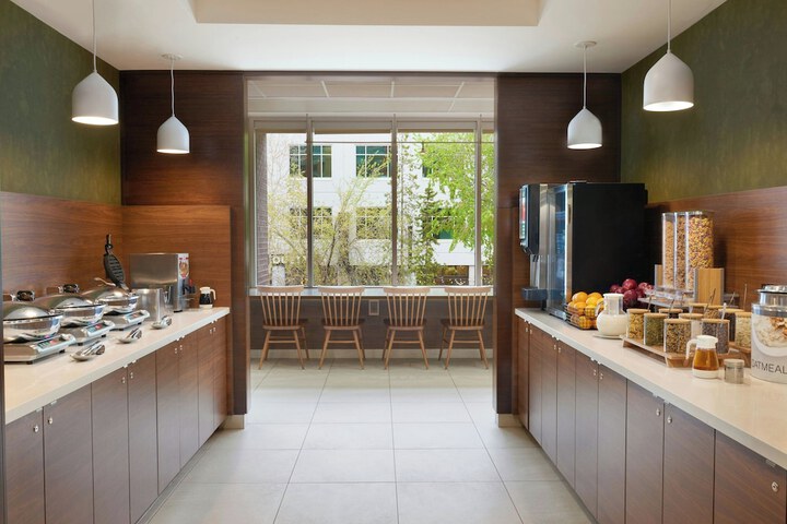 Breakfast/Coffee Service 29 of 35