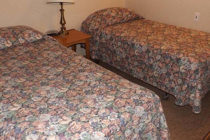 Room 12 of 34