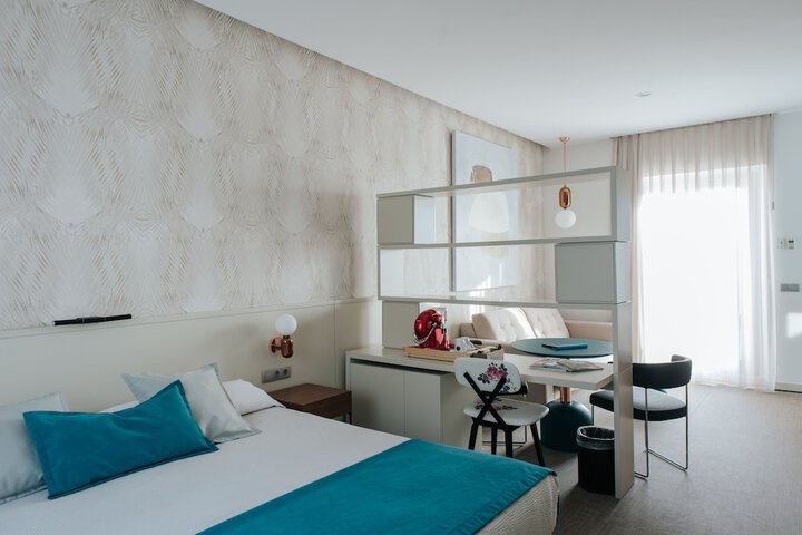 Room 51 of 168