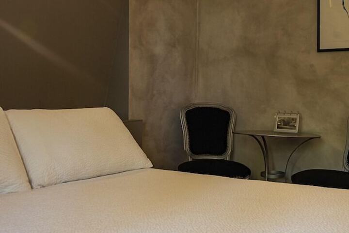 Room 28 of 57