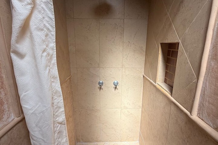 Room 18 of 30
