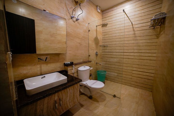 Room 35 of 122