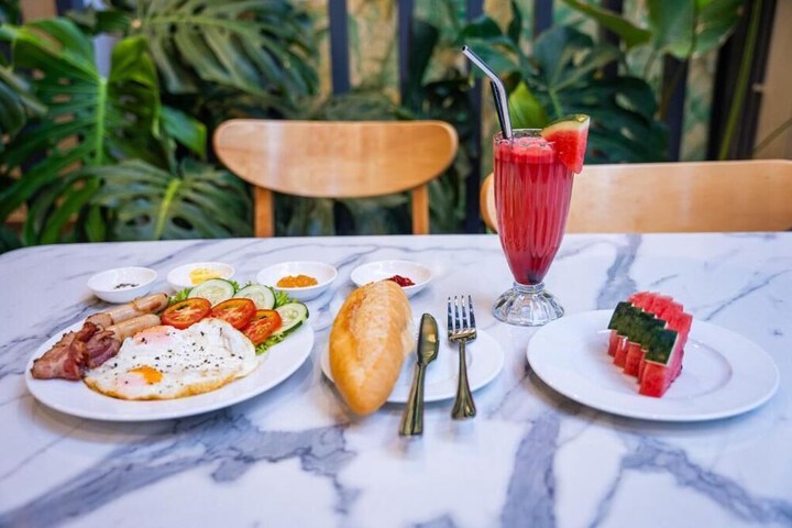 Breakfast/Coffee Service 62 of 73