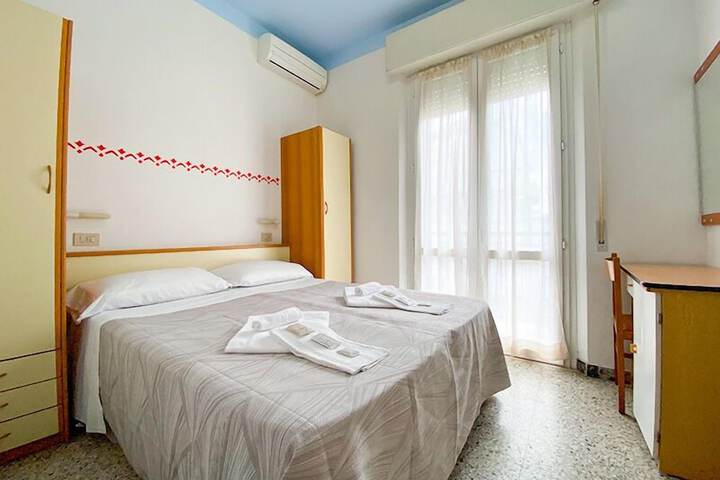 Room 30 of 108