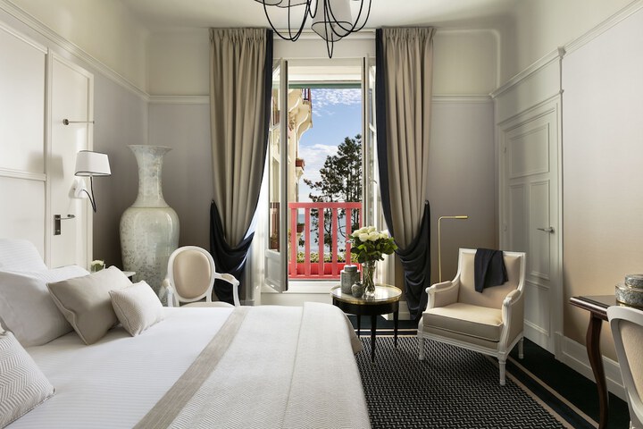 Room 15 of 111