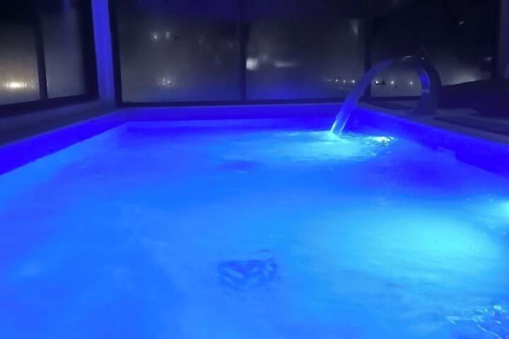 Pool 76 of 117