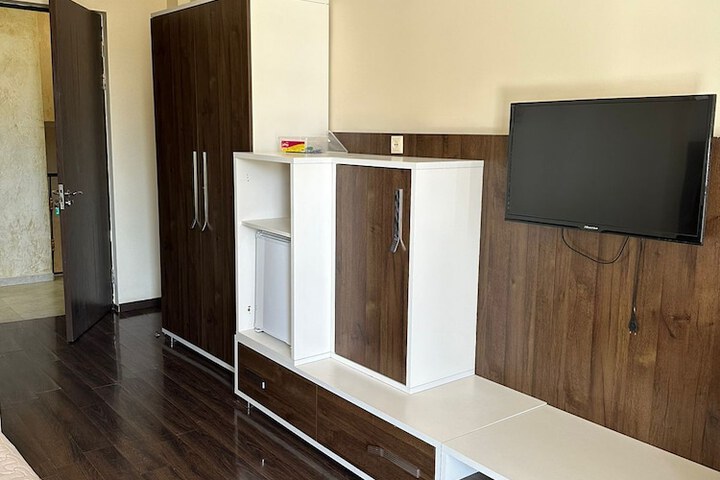 Room 11 of 21