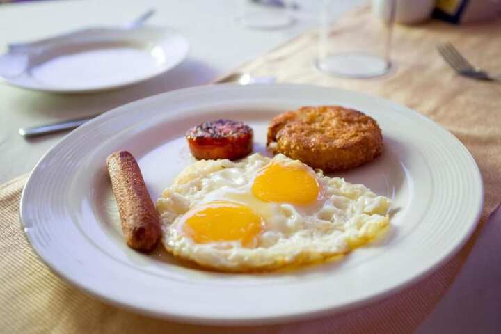 Breakfast/Coffee Service 23 of 40