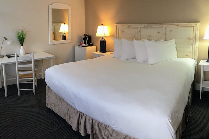 Room 42 of 168