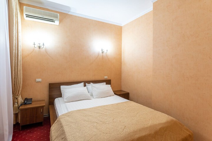 Room 10 of 45