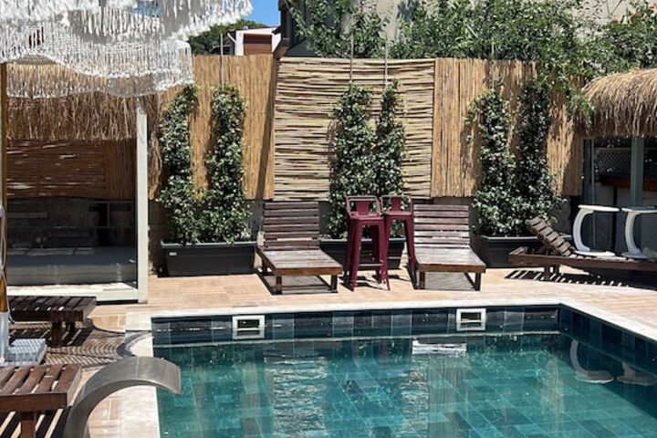 Pools & Facilities