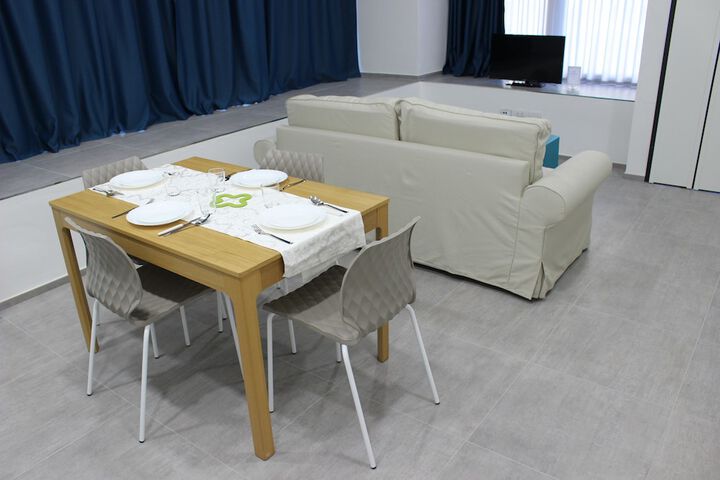 Room 12 of 24