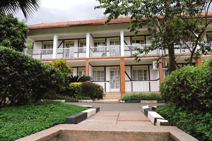 Mosa Court Suites