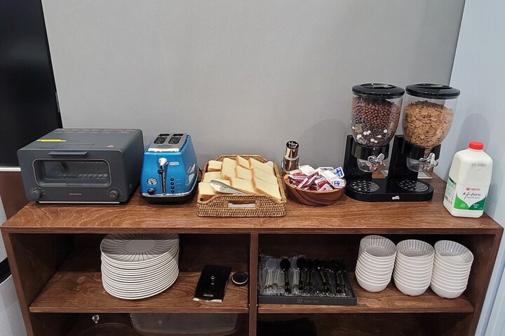 Breakfast/Coffee Service 74 of 83