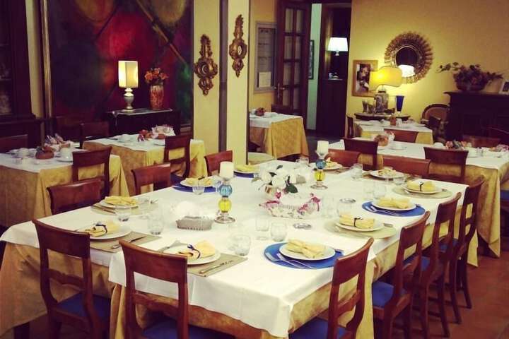 Dining 14 of 28
