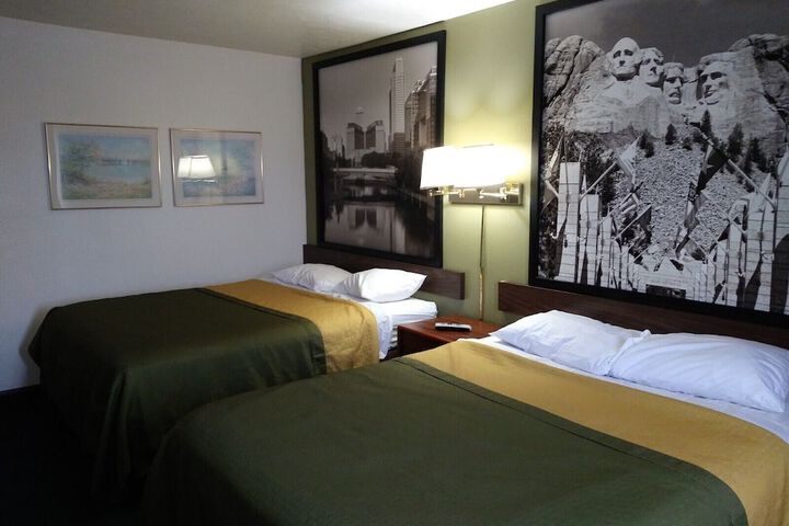 Room 15 of 32