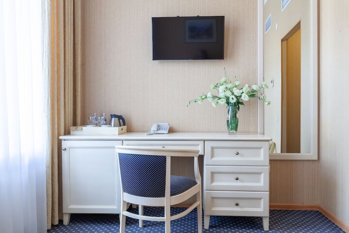 Room 6 of 71