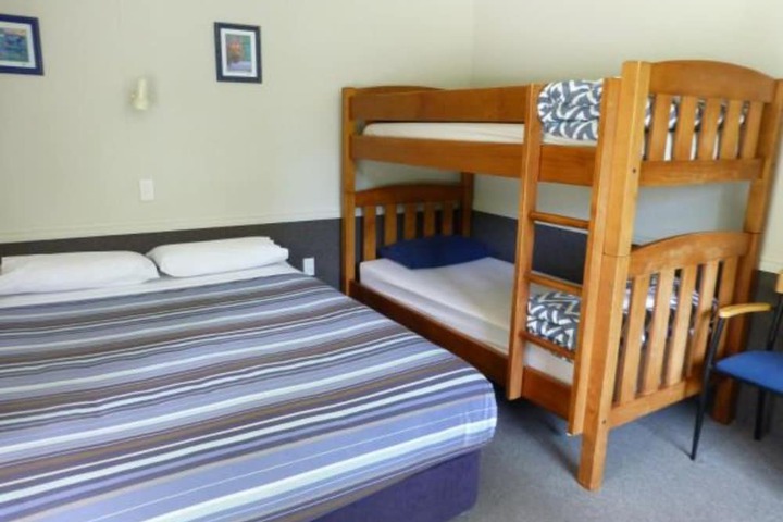 Room 9 of 94
