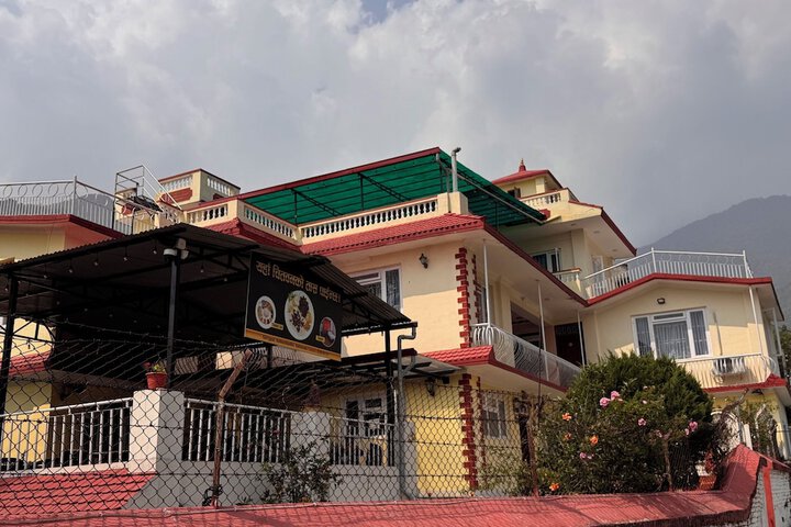 555 Home Stay and Restaurant