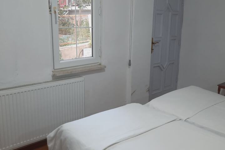 Room 26 of 68