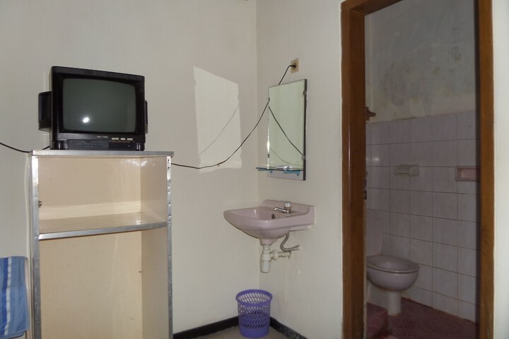 Room 5 of 34