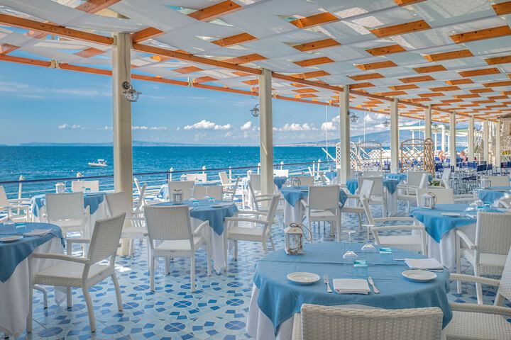 Dining 59 of 70