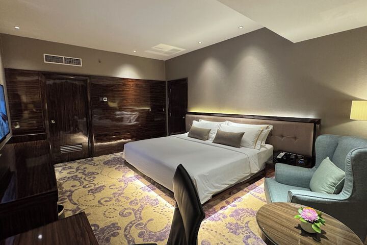 Room 32 of 89