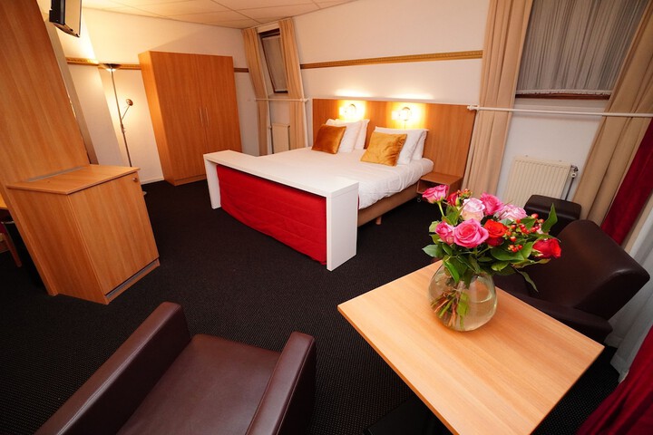 Room 35 of 65