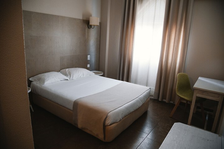 Room 11 of 31