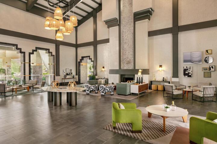 Guest Lobby