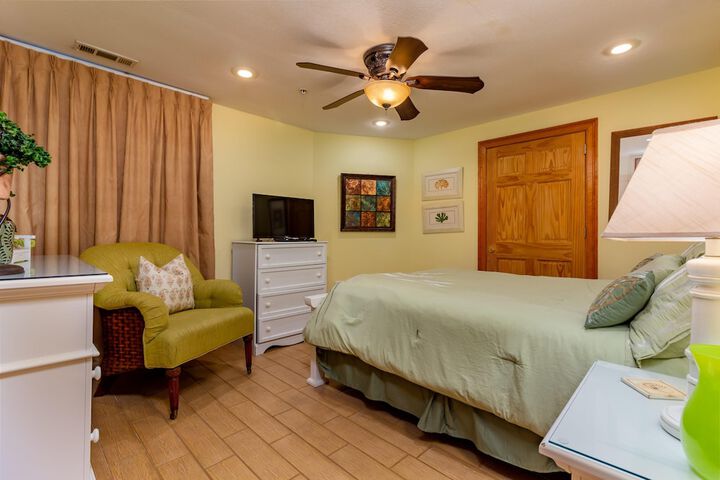 Room 16 of 105