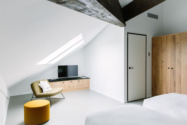 Room 13 of 54